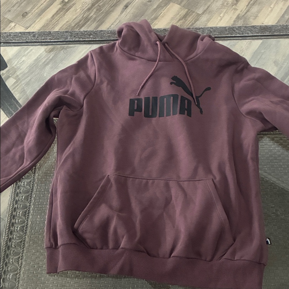 PUMA Womens Mauve Color - Hoodie Sweatshirt Size Large. Fits Like A Medium.